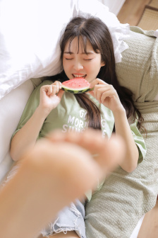 每晚湿漉漉的女职员电影